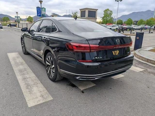 Volkswagen Passat 2024 380TSI Elite Edition interior photo 9