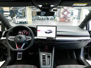 Volkswagen Golf GTI 2025 380TSI DSG GTI interior photo 10