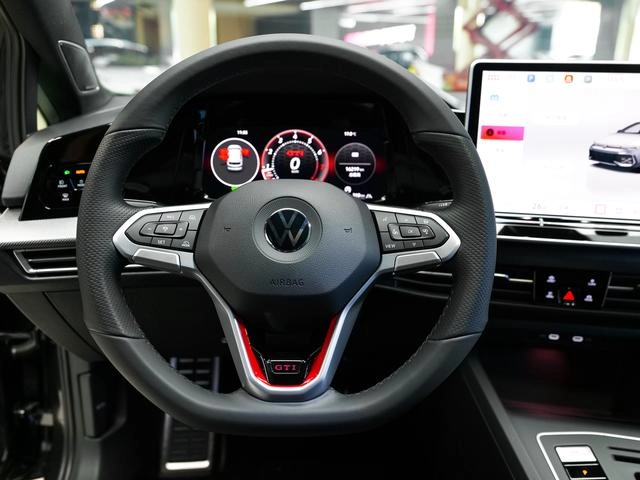 Volkswagen Golf GTI 2025 380TSI DSG GTI interior photo 11