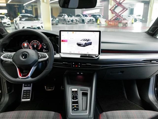 Volkswagen Golf GTI 2025 380TSI DSG GTI interior photo 12