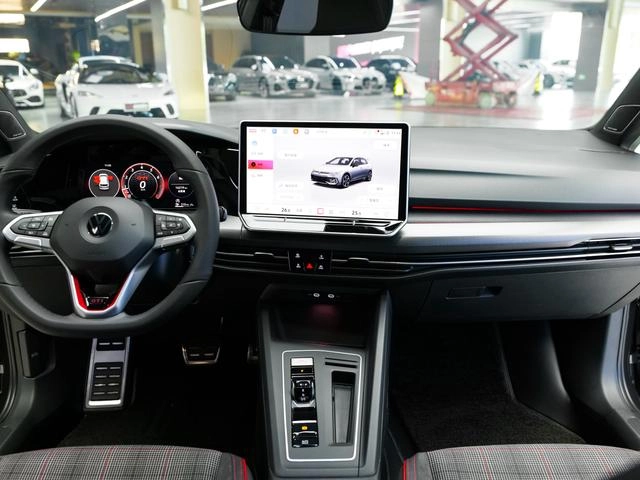 Volkswagen Golf GTI 2025 380TSI DSG GTI interior photo 12