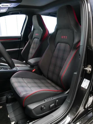 Volkswagen Golf GTI 2025 380TSI DSG GTI interior photo 14