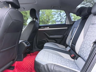 Volkswagen Lavida 2023 1.5L Versión automática interior foto 7