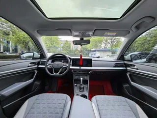 Volkswagen Lavida 2023 1.5L Versión automática interior foto 9