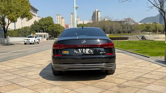 Volkswagen Passat 2025 outstanding 380TSI Star Dragon Edition exterior photo 6