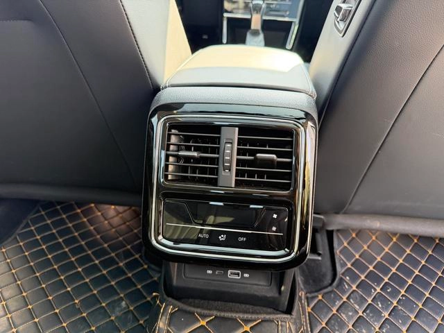 Volkswagen Passat 2025 outstanding 380TSI Star Dragon Edition interior photo 15