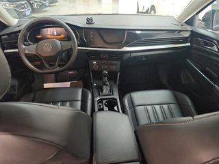 Volkswagen Passat 2023 Restyling 280TSI Business Edition interior photo 9
