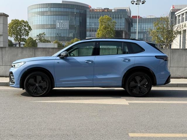 Volkswagen Tiguan L 2024 Pro 380TSI Полный привод R-Line Zhizun издание интерьер фото 19