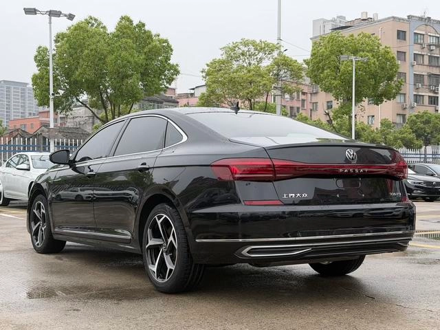 Volkswagen Passat 2023 330TSI Звездное небо Deluxe Edition экстерьер фото 4 Volkswagen Passat 2023 330TSI Звездное небо Deluxe Edition экстерьер фото 4