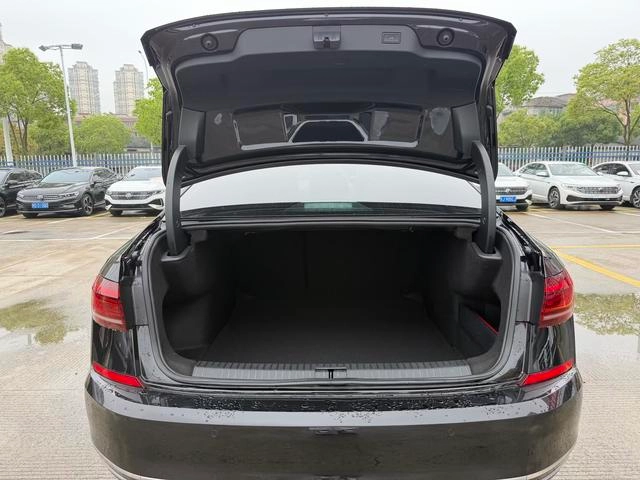 Volkswagen Passat 2023 330TSI Звездное небо Deluxe Edition экстерьер фото 7 Volkswagen Passat 2023 330TSI Звездное небо Deluxe Edition экстерьер фото 7