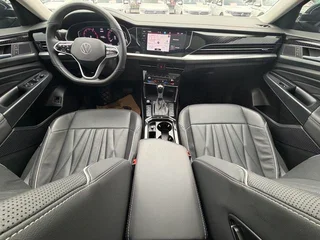 Volkswagen Passat 2023 330TSI Звездное небо Deluxe Edition интерьер фото 16 Volkswagen Passat 2023 330TSI Звездное небо Deluxe Edition интерьер фото 16
