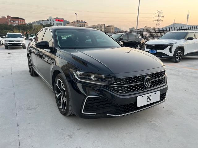 Volkswagen Passat 2022 330TSI Elite Edition exterior photo 3