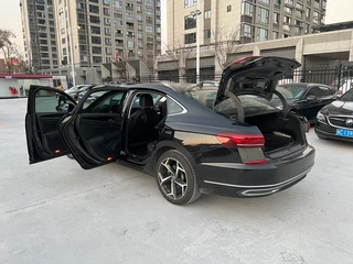 Volkswagen Passat 2022 330TSI Elite Edition interior photo 12