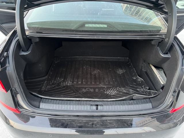 Volkswagen Passat 2022 330TSI Elite Edition interior photo 13