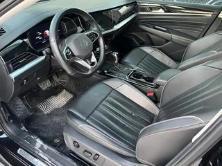 Volkswagen Passat 2022 330TSI Elite Edition interior photo 16