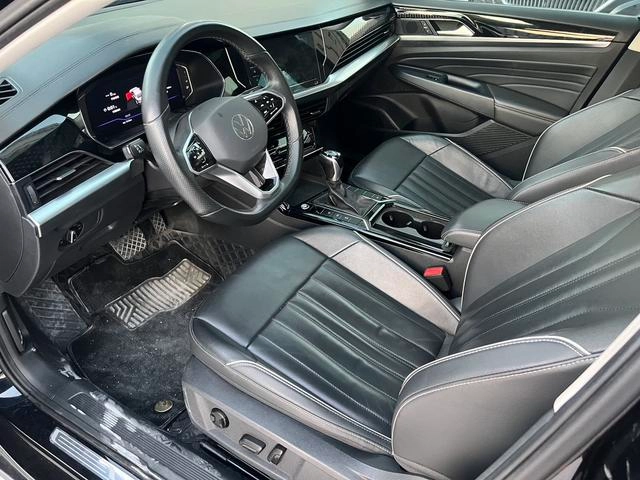 Volkswagen Passat 2022 330TSI Elite Edition interior photo 16