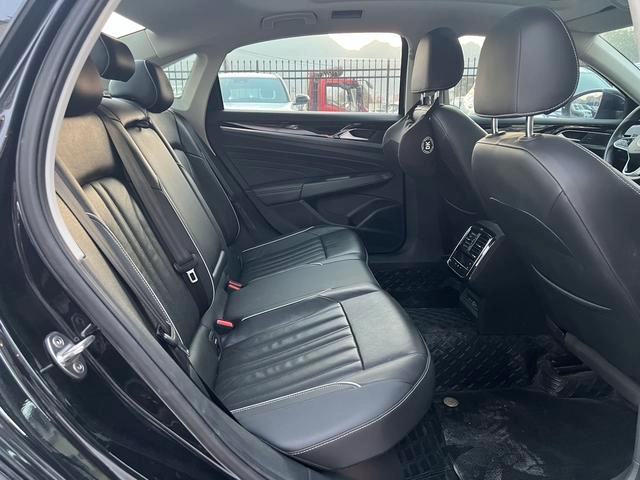 Volkswagen Passat 2022 330TSI Elite Edition interior photo 19