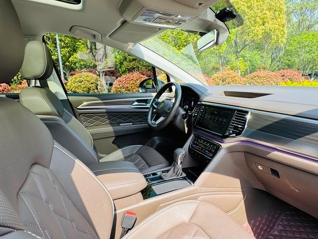 Volkswagen Viloran 2020 380TSI Премиум-версия интерьер фото 12