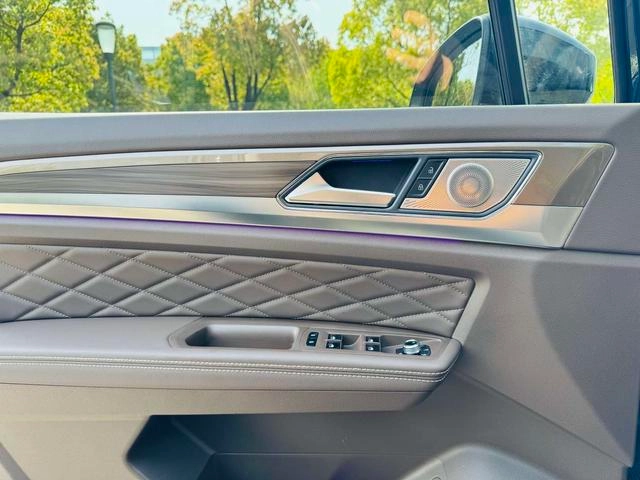 Volkswagen Viloran 2020 380TSI Премиум-версия интерьер фото 15