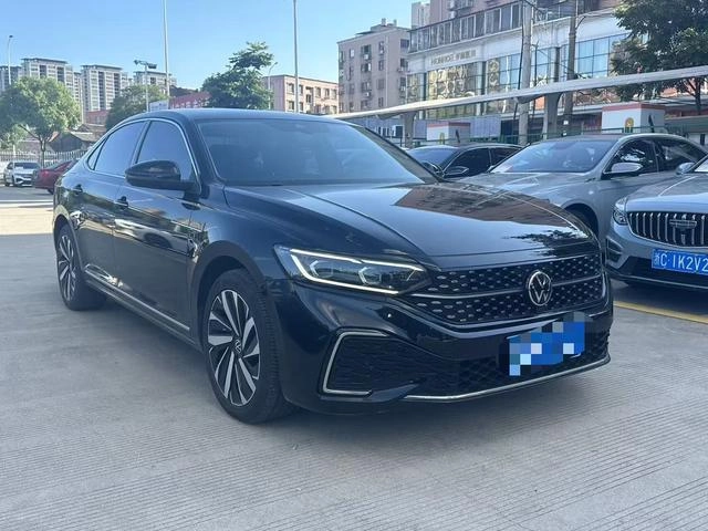Volkswagen Passat 2023 Reforma 330TSI Edición Star Elite exterior foto 3 Volkswagen Passat 2023 Reforma 330TSI Edición Star Elite exterior foto 3