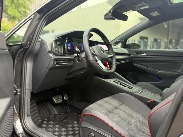 Volkswagen Golf GTI 2021 380TSI DSG GTI interior photo 10