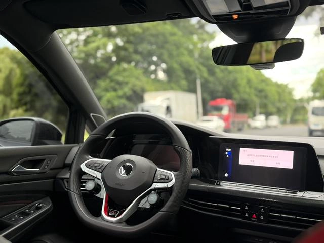 Volkswagen Golf GTI 2021 380TSI DSG GTI interior photo 13