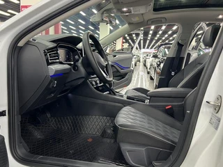 Volkswagen Sagitar 2023 300TSI DSG Premium Edition exterior photo 5