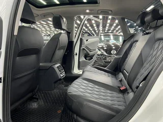 Volkswagen Sagitar 2023 300TSI DSG Premium Edition interior photo 9