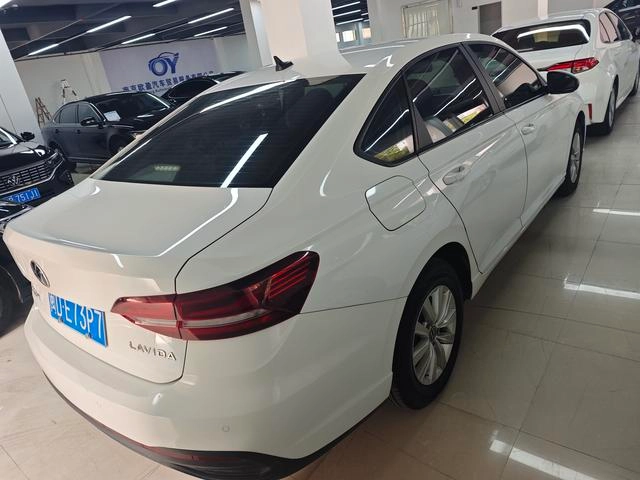 Volkswagen Lavida 2023 Reforma 1.5L Versión automática exterior foto 5 Volkswagen Lavida 2023 Reforma 1.5L Versión automática exterior foto 5