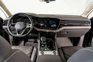 Volkswagen Touareg 2022 3.0TSI Sharp Edition obsidian black sports suit interior photo 15