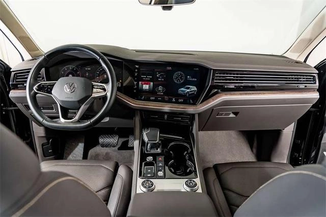 Volkswagen Touareg 2022 3.0TSI Sharp Edition obsidian black sports suit interior photo 15