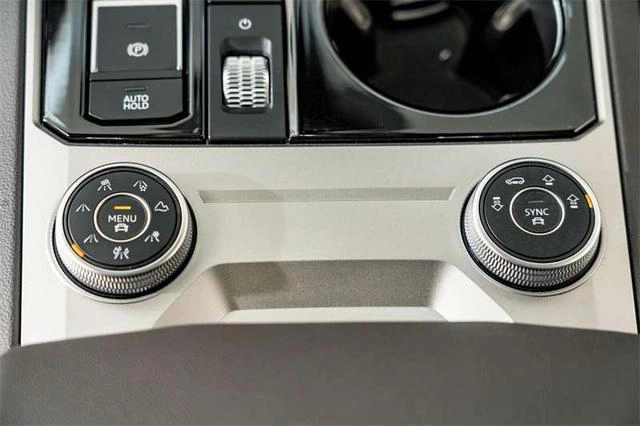 Volkswagen Touareg 2022 3.0TSI Sharp Edition obsidian black sports suit interior photo 18