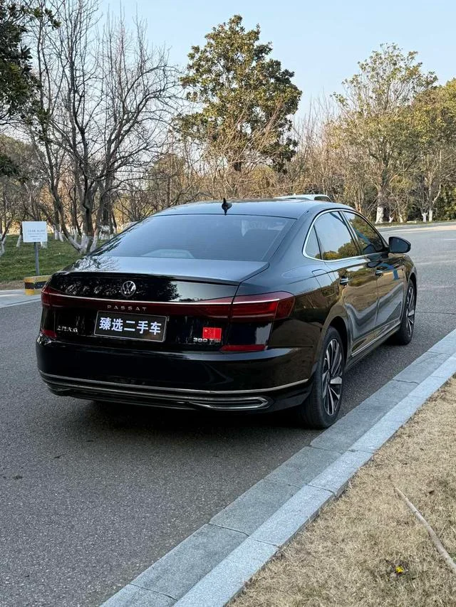 Volkswagen Passat 2022 330TSI Luxury Edition exterior photo 6