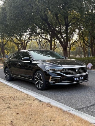 Volkswagen Passat 2022 330TSI Luxury Edition exterior photo 7
