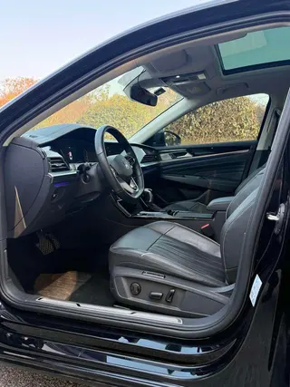 Volkswagen Passat 2022 330TSI Luxury Edition interior photo 8