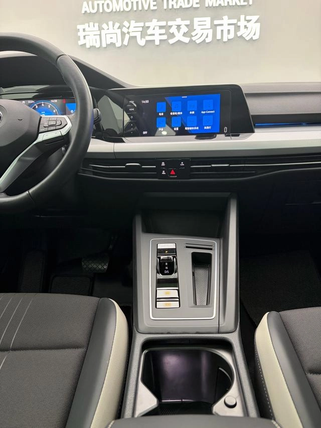 Volkswagen Golf 2021 280TSI DSG Pro interior photo 11