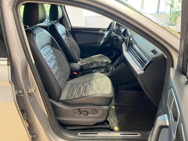 Volkswagen Tiguan X 2022 330TSI Versión principal interior foto 11