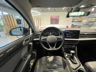 Volkswagen Tiguan X 2022 330TSI Versión principal interior foto 14