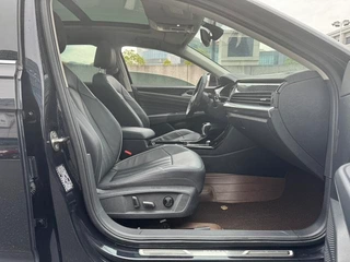 Volkswagen Passat 2023 330TSI Versión de élite exterior foto 4 Volkswagen Passat 2023 330TSI Versión de élite exterior foto 4