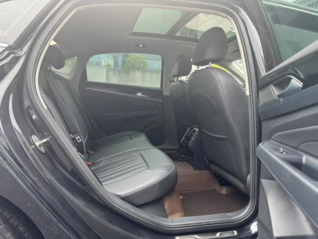 Volkswagen Passat 2023 330TSI Versión de élite exterior foto 5 Volkswagen Passat 2023 330TSI Versión de élite exterior foto 5