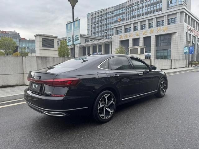 Volkswagen Passat 2023 330TSI Versión de élite exterior foto 6 Volkswagen Passat 2023 330TSI Versión de élite exterior foto 6