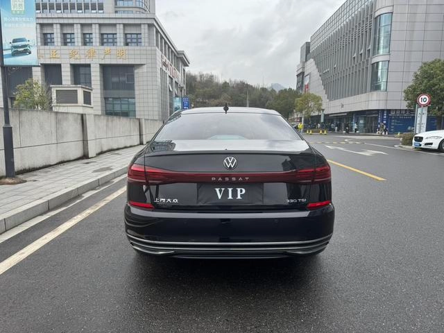 Volkswagen Passat 2023 330TSI Versión de élite exterior foto 7 Volkswagen Passat 2023 330TSI Versión de élite exterior foto 7