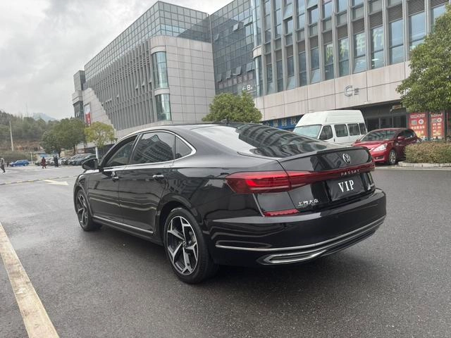 Volkswagen Passat 2023 330TSI Versión de élite exterior foto 8 Volkswagen Passat 2023 330TSI Versión de élite exterior foto 8