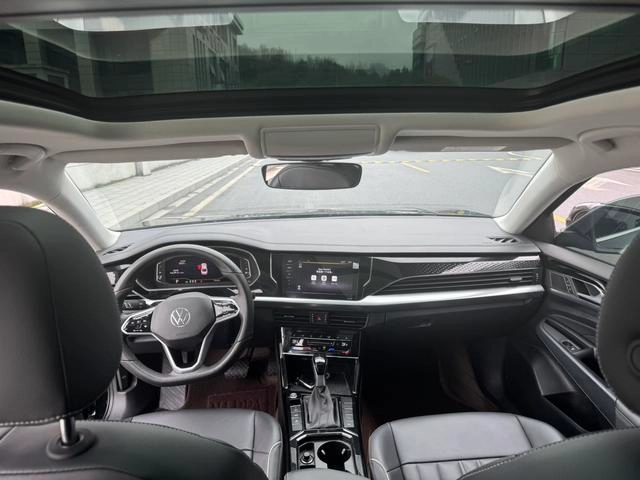 Volkswagen Passat 2023 330TSI Versión de élite interior foto 11 Volkswagen Passat 2023 330TSI Versión de élite interior foto 11