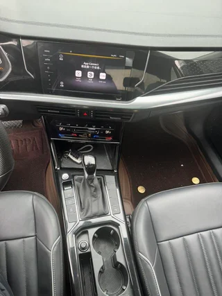 Volkswagen Passat 2023 330TSI Versión de élite interior foto 13 Volkswagen Passat 2023 330TSI Versión de élite interior foto 13