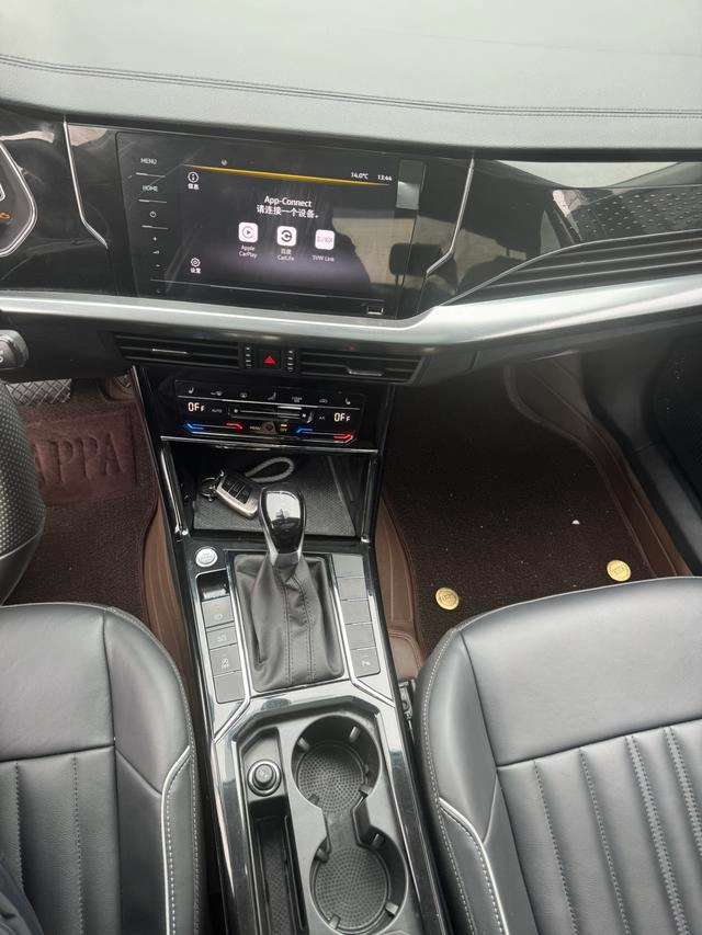 Volkswagen Passat 2023 330TSI Versión de élite interior foto 13 Volkswagen Passat 2023 330TSI Versión de élite interior foto 13