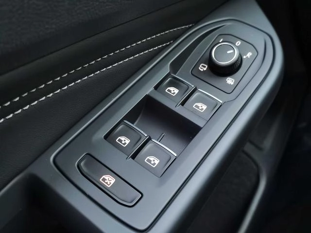 Volkswagen Golf 2021 280TSI DSG R-Line interior photo 12