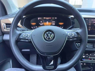 Volkswagen Tharu 2022 280TSI Versión de lujo de tracción en dos ruedas interior foto 12