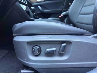 Volkswagen Tharu 2022 280TSI Versión de lujo de tracción en dos ruedas interior foto 17