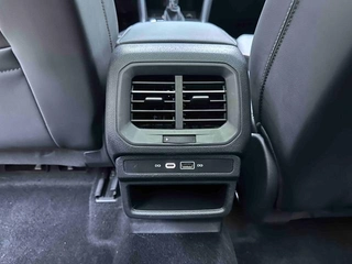 Volkswagen Tharu 2022 280TSI Versión de lujo de tracción en dos ruedas interior foto 18